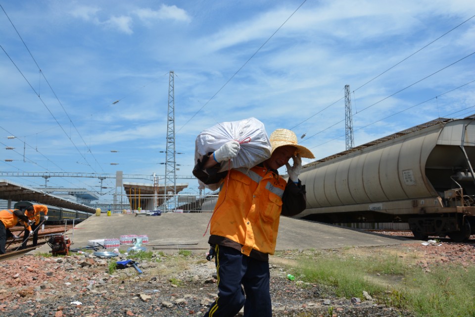 电饼铛插电不工作了怎么办,电饼铛换加热丝
