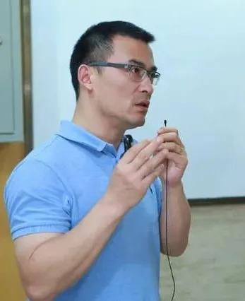 重磅！17位军地专家联合门诊，每周三为您解决脊柱脊髓问题