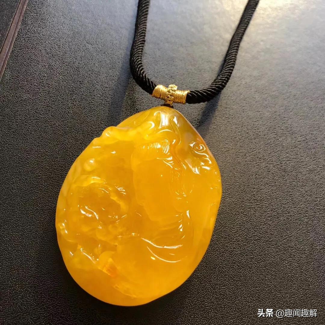 琥珀蜜蜡怎么鉴定真假,鸡油黄蜜蜡真假鉴定