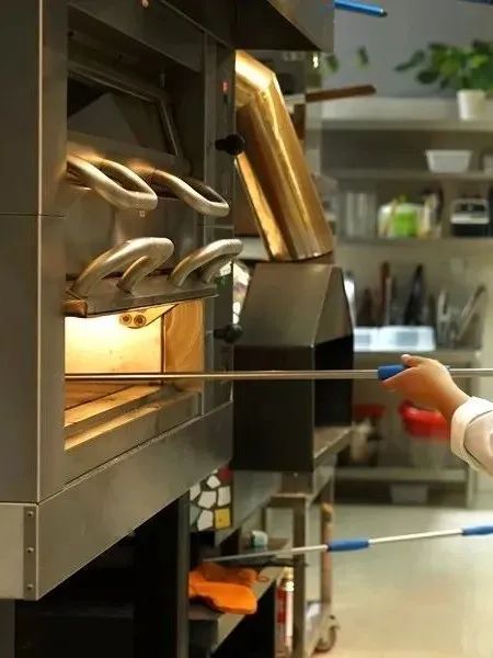 开披萨店需要什么建议,开披萨店都用什么设备