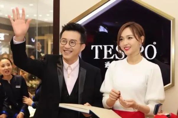 “奥运宝贝”的香艳上位史，和她背后的神秘大佬们