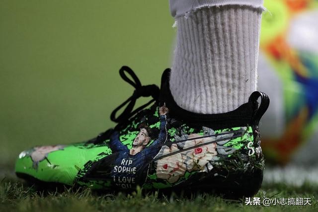 詹姆斯·麦迪逊上脚定制款PUMAONE19.1足球鞋