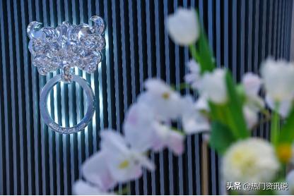 杰克琼斯携手邓伦，用Nordicore解密极致风尚店