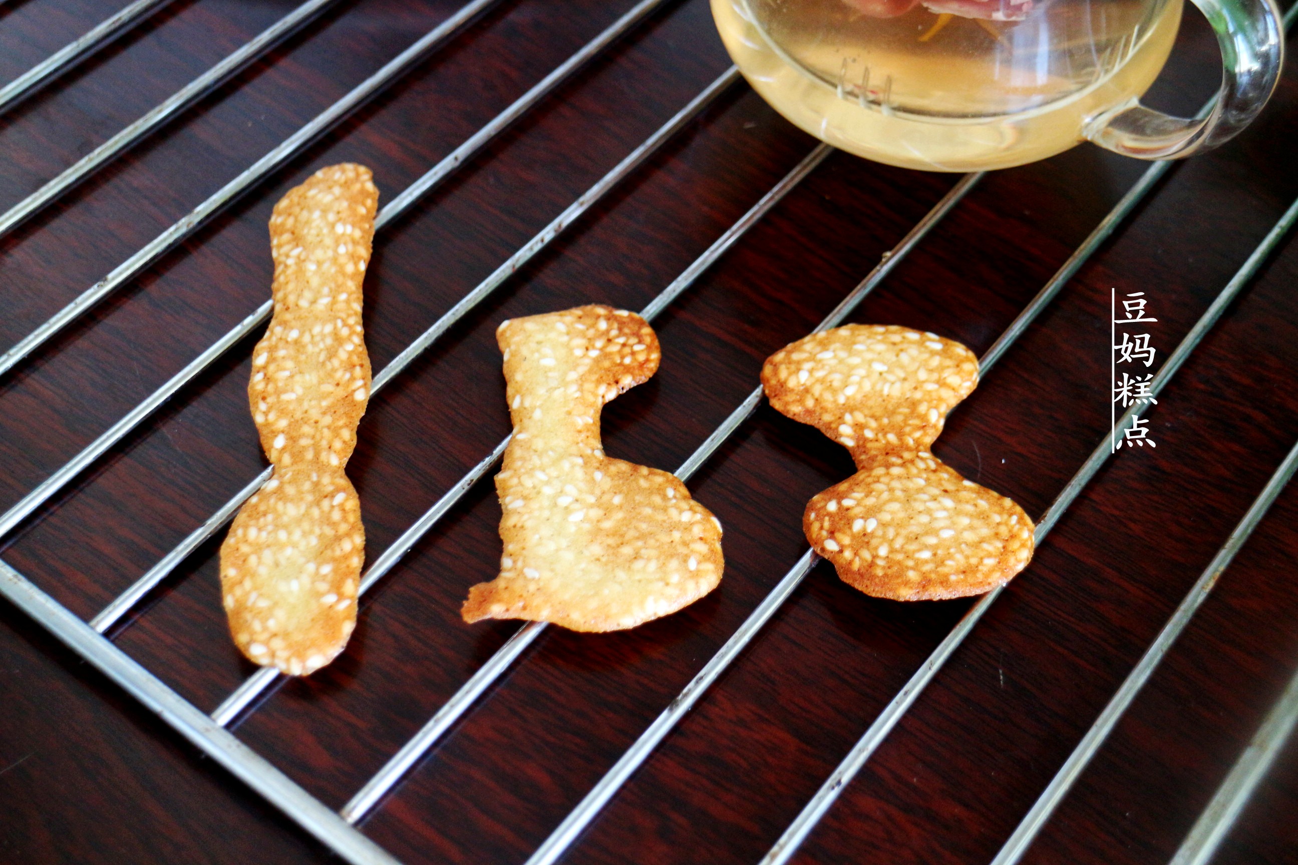 怎么在家做简单的芝麻薄饼,芝麻面糊饼怎么做