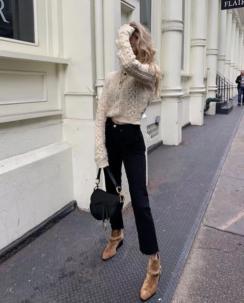 搭靴子穿的裙子秋冬款,裙子靴子秋冬搭配图