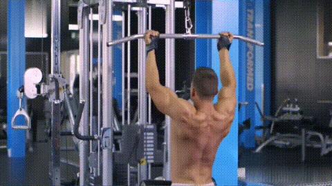 不做引体向上也练背，6个动作，帮你挺拔身姿，塑造倒三角身材