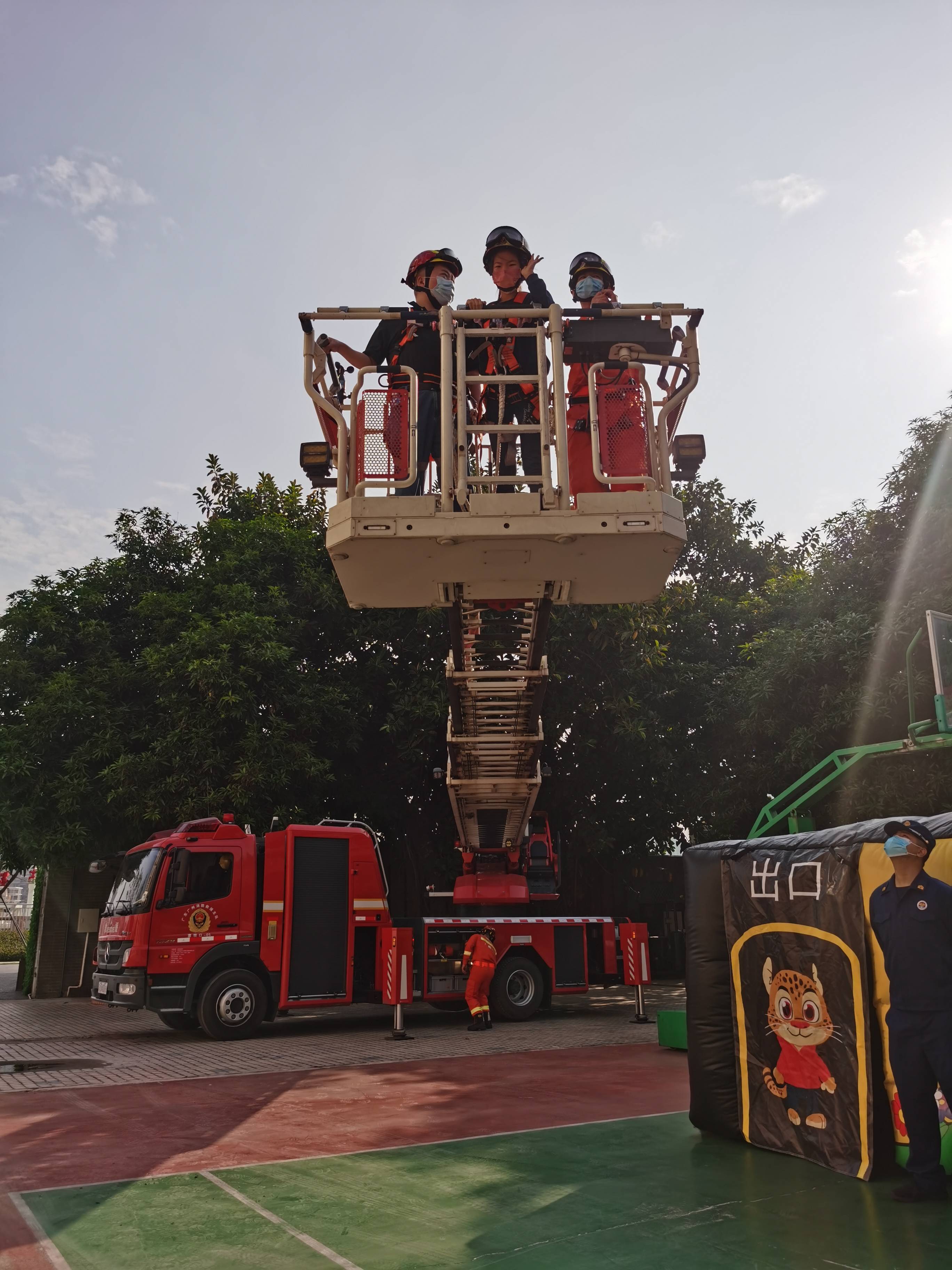 有一个消防蓝朋友是怎样的体验,给你一天时间