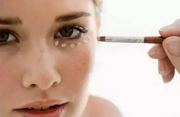 如何拍出好看的证件照手机自拍,如何拍出好看的证件照发型