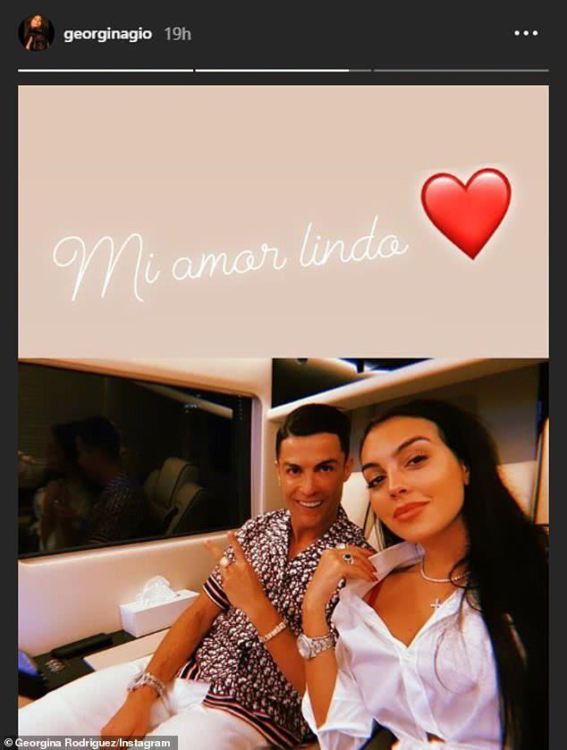 c罗出席活动戴的表,c罗穿蓝色西装出席活动