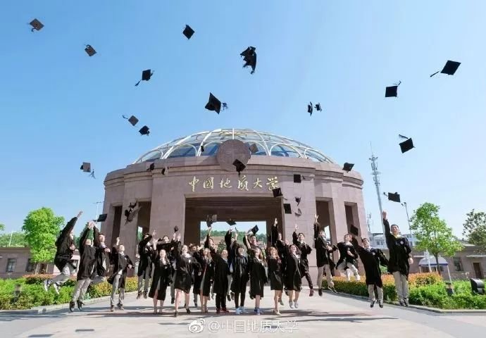 传疯了！北京第一美女找工作，简历惊呆全国！