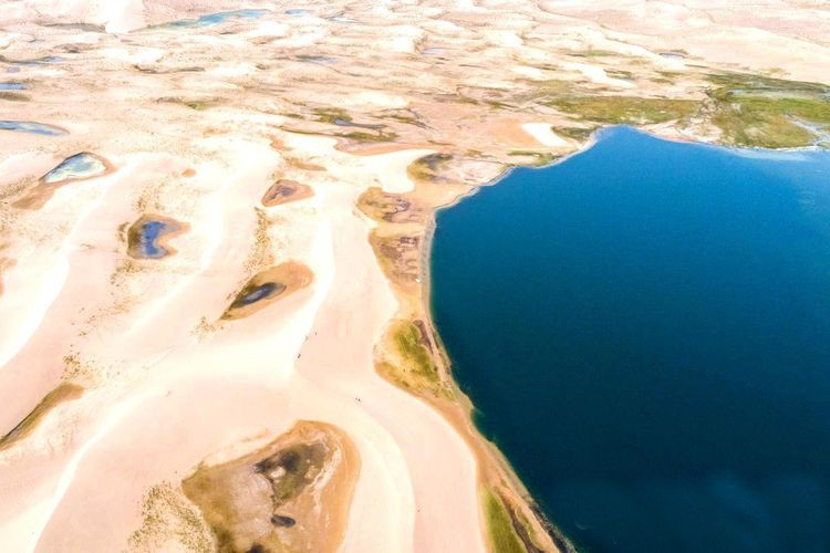 在青海竟私藏着一个比甘肃月牙泉更美的沙漠清泉瀚海明珠金子海