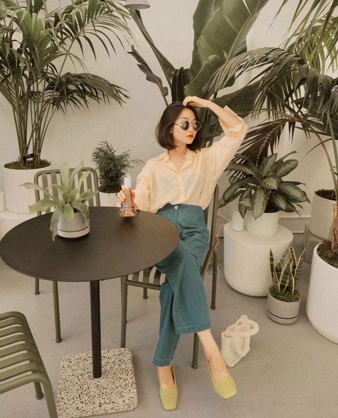 宽腿牛仔裤搭配什么鞋好看,情侣款百搭牛仔裤搭配什么鞋子