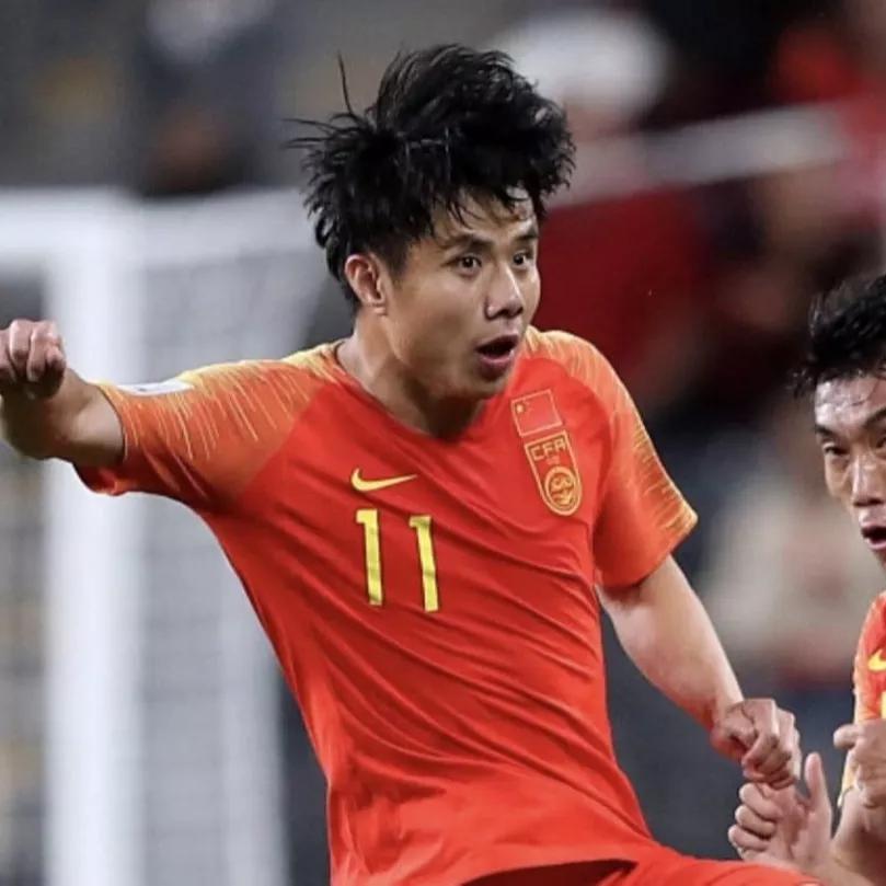 中超武汉球迷文化节“小小画家”童心绘出绿茵梦