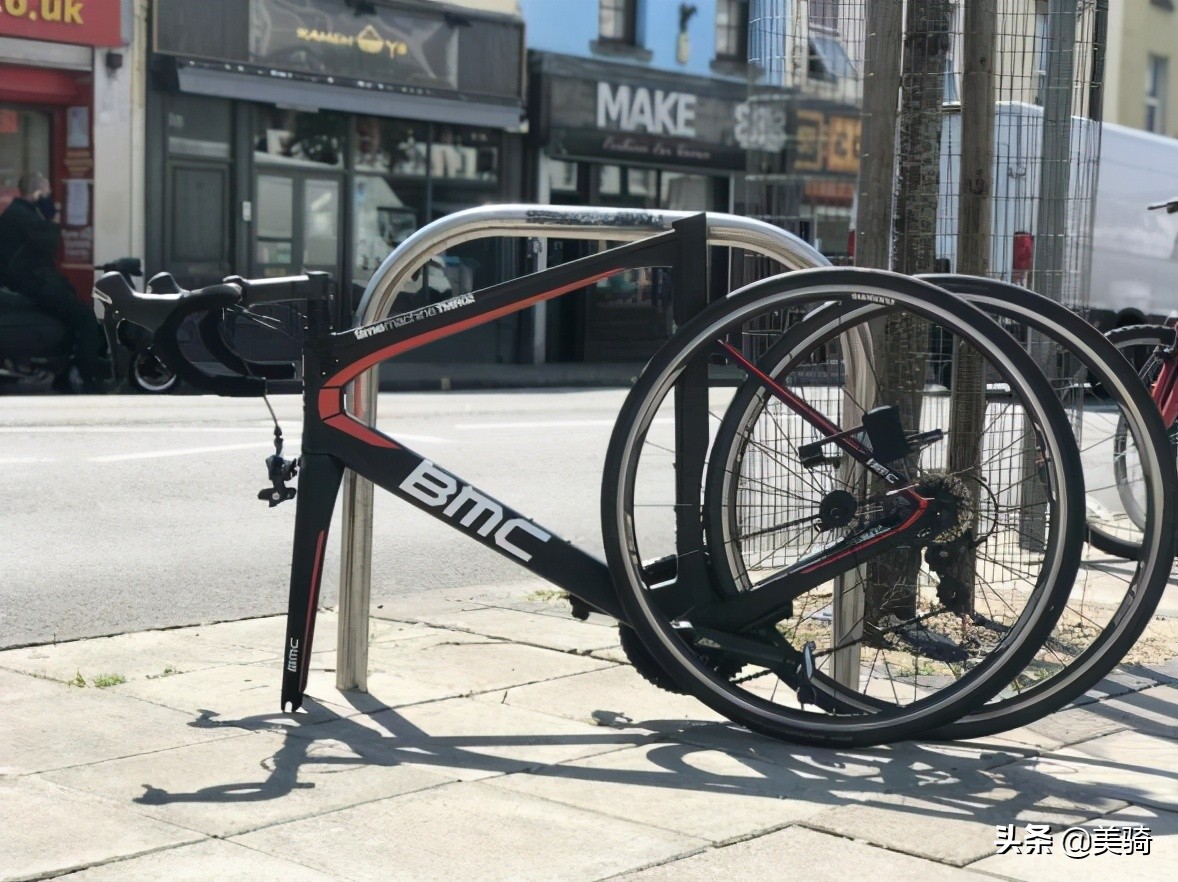 小车防盗锁怎么自己锁,怎么给自行车上防盗锁