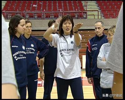 女排世界杯11连胜郎平流泪,中国女排世界杯11连胜卫冕