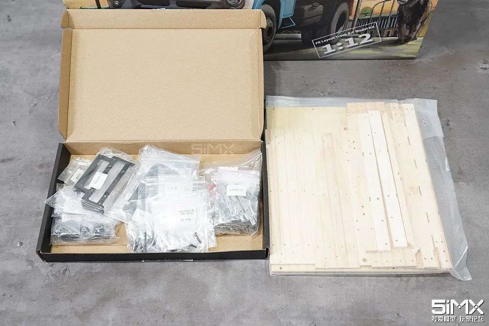 卡车模型1:18开箱 (1:50合金尖头货柜卡车模型开箱)