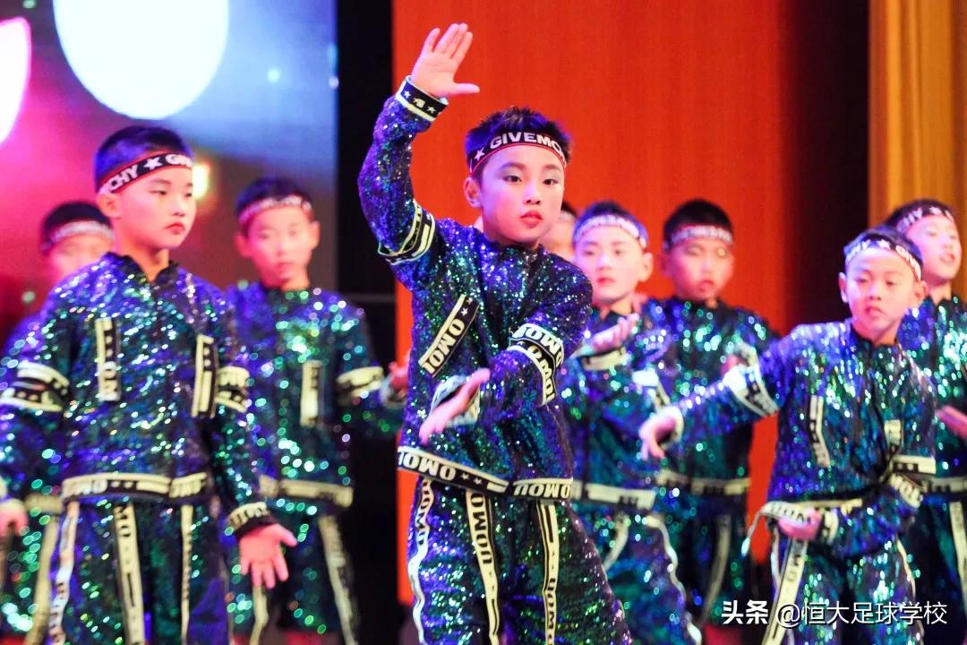 家校共育文艺汇演,家校携手庆华诞