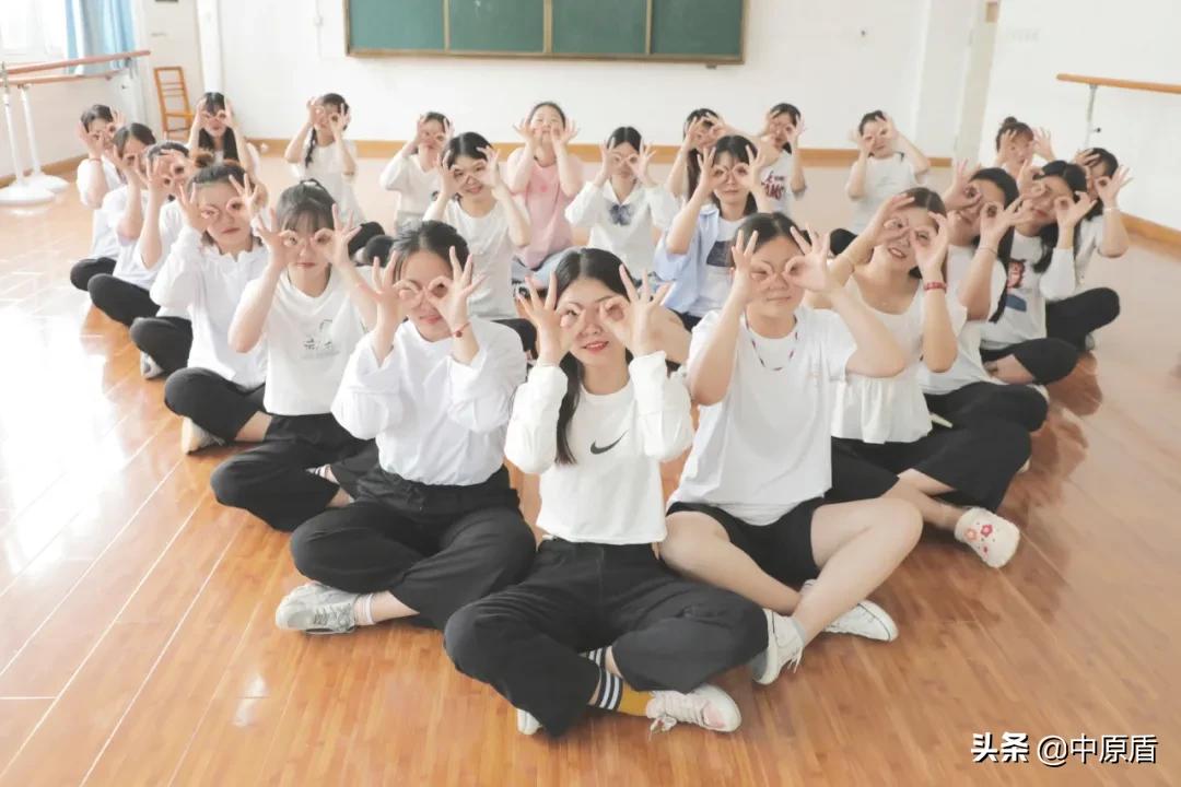 大片来袭！河南各高校凹造型毕业照绝对惊艳到你