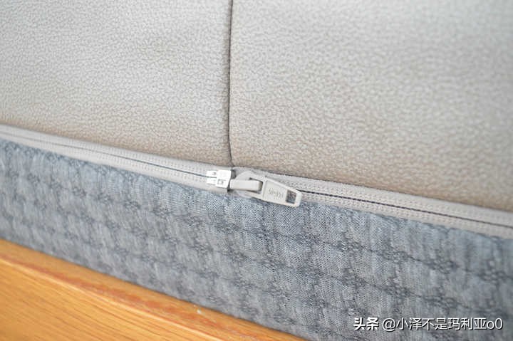 躺平青年的睡眠好物！8H黑金刚大口径独立弹簧乳胶床垫深度体验