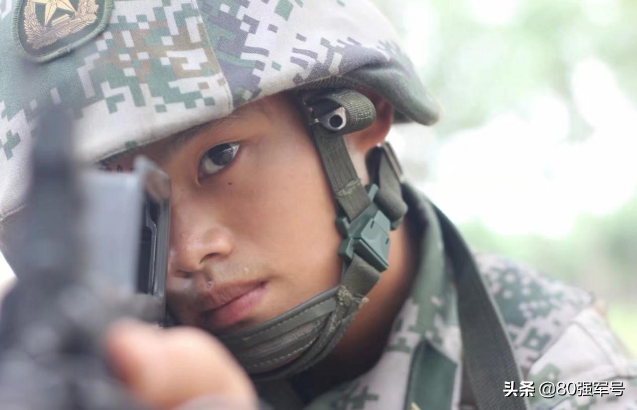 第一次穿军装,你还记得第一次穿军装的样子吗