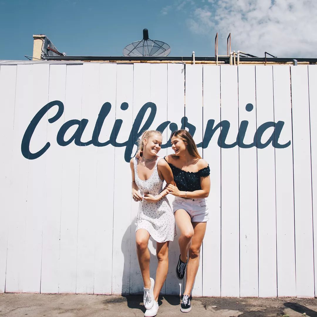 教你100元变身梦幻九头身KaiaGerber