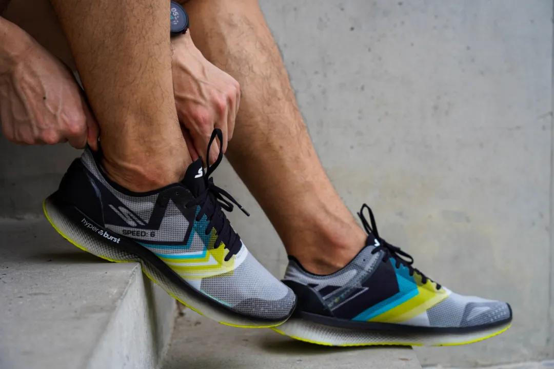 skechers斯凯奇gorunmaxroad6,斯凯奇skechers新年系列2024