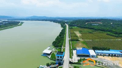 走在乡间小路观赏田园风光体验,看田园风景品乡间生活尝农家美食