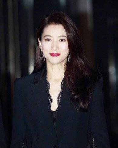 明星推荐的洗发水哪款最好用,明星同款洗发水又顺又香