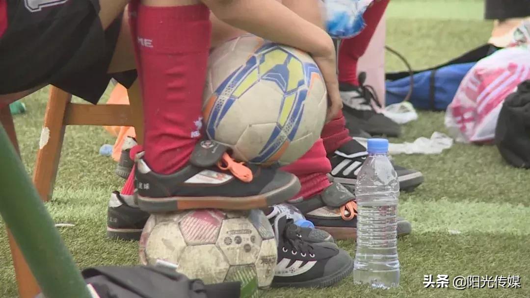 这项德阳千余名选手参与的足球赛名次出来了！冠军是他们