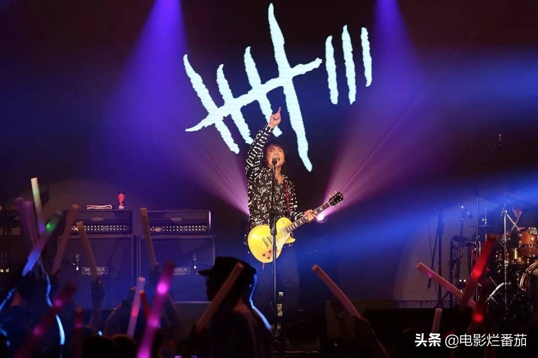 女明星眼中的伍佰,伍佰外表放荡不羁粗犷内心细腻