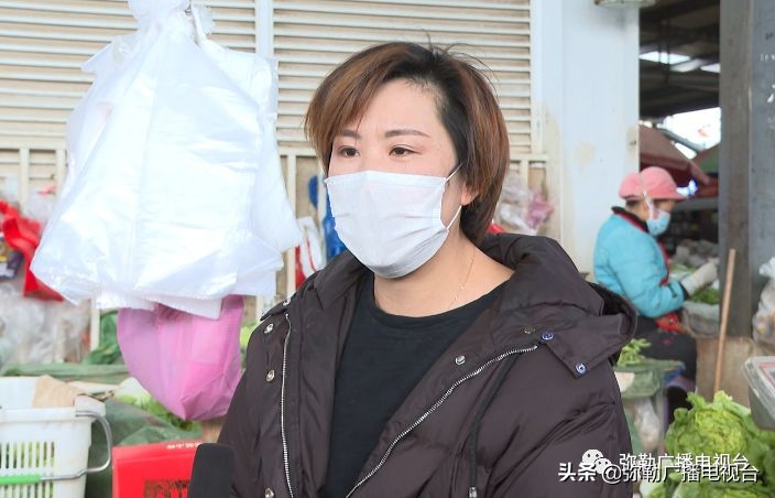 赞！弥勒这几家公司：减免摊位费，免费送餐、送菜，送消毒水...