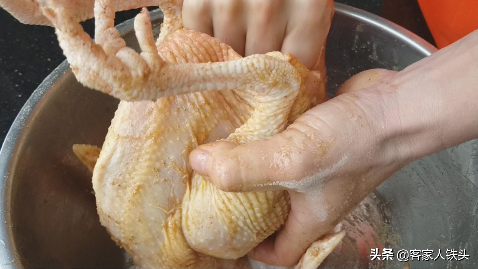 客家正宗盐焗鸡做法,正宗客家盐焗鸡的做法步骤