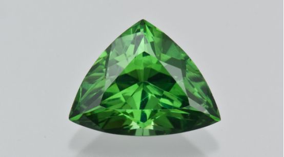 锆石和人工锆石的区别,锆石和氧化锆石有什么区别