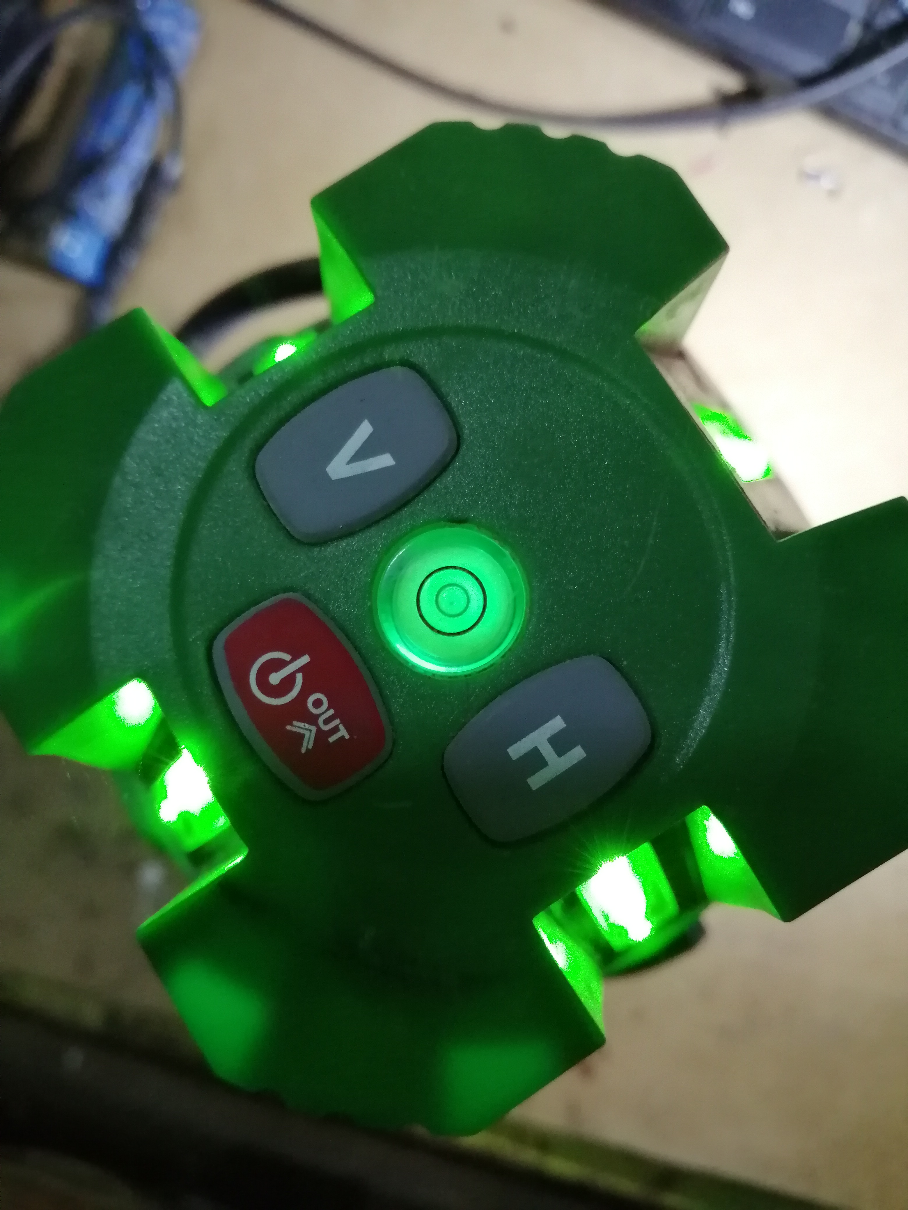 朋友一台电子投线仪坏了拆开看看里面有什么顺便修一修