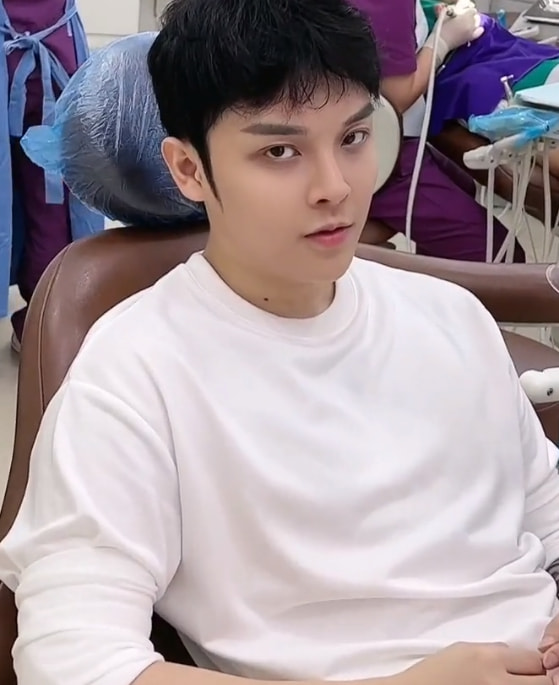 小猪先生开播诉苦,每月花销12W,扬言要留套别墅给小猪妹