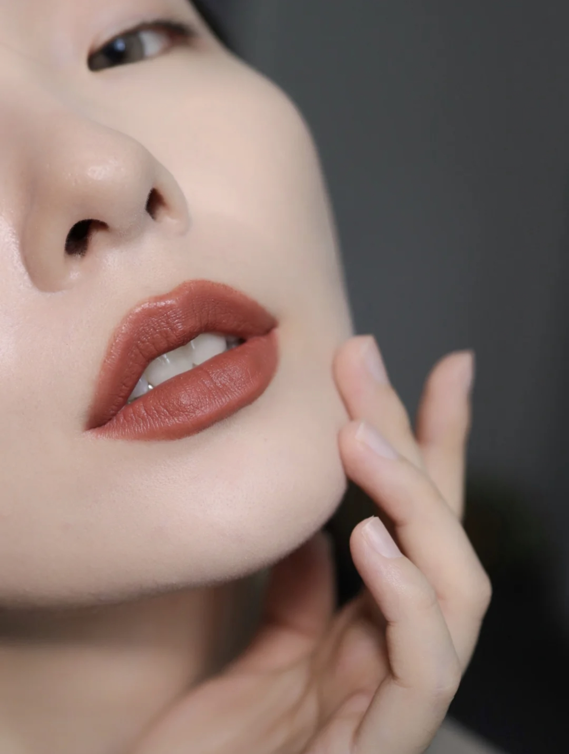 又显白又好看的口红色号,比较润且显白的口红