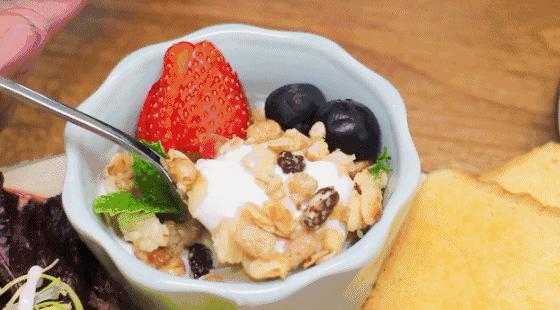 刘雯解约蔻驰,刘雯与蔻驰现状