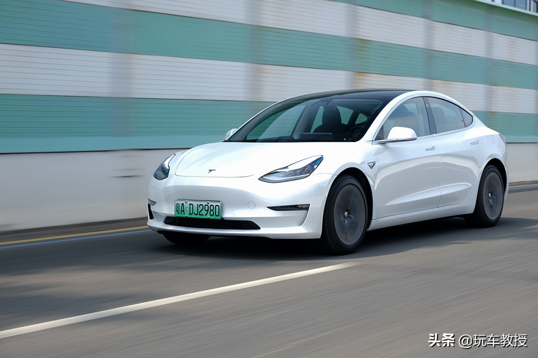 奥迪a4和特斯拉model3怎么选,特斯拉model3焕新版奥迪a4