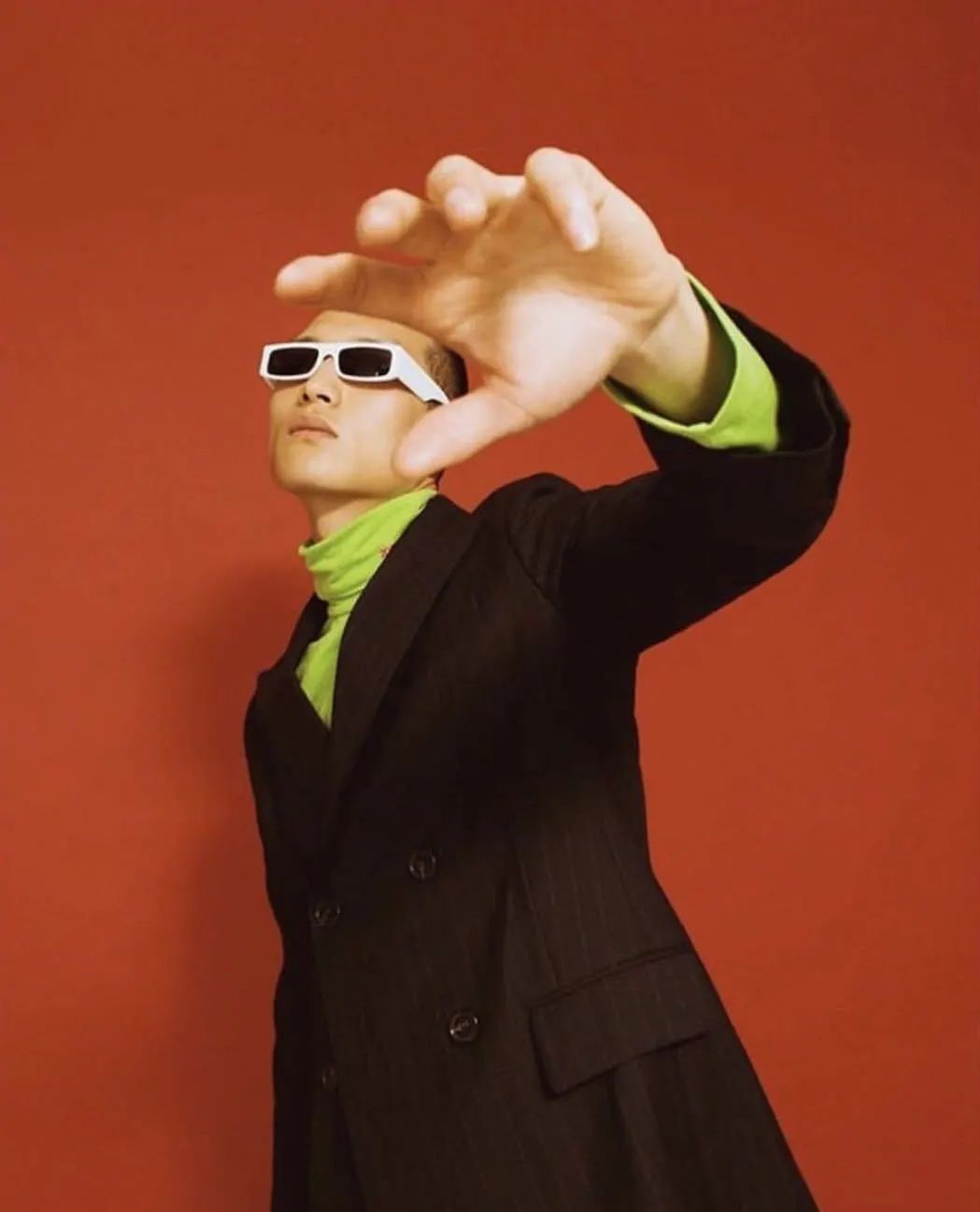 女士怎么挑选适合自己的墨镜,怎么选墨镜框适合脸型