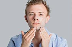 有毛囊炎的男生用什么剃须刀,毛囊炎感染了涂药膏有用吗