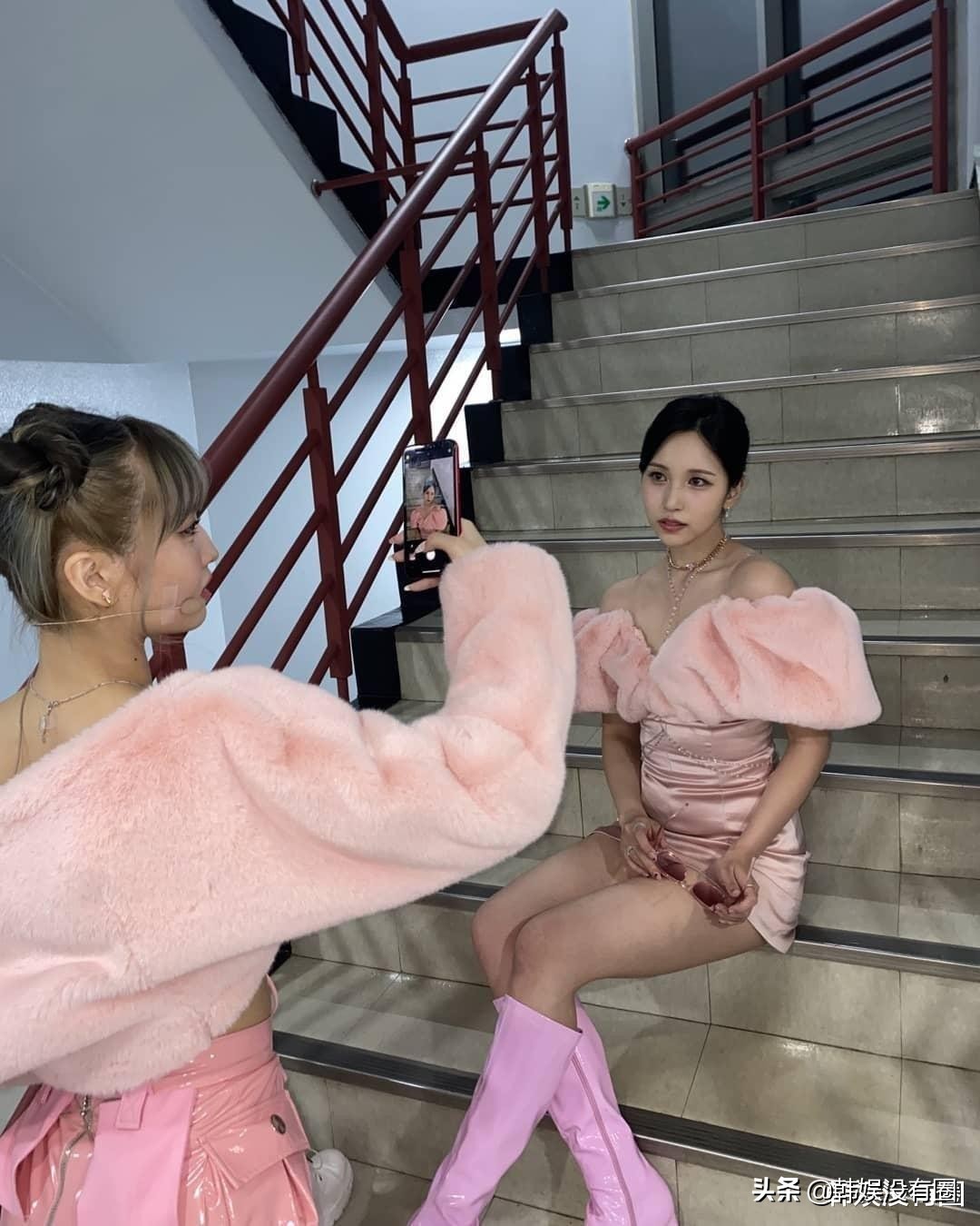 twicemomo拍照变脸,twicemomo写真集