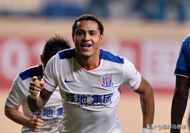 唏嘘！申花30岁外援旧将已1年无球可踢，他曾是中超首轮戴帽第1人
