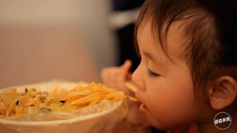 网传一天卖1000碗的米皮店，我们忍不住好奇心测了测