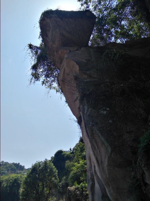 北碚乡村里最神秘的野风景一一野人谷蛮子洞群