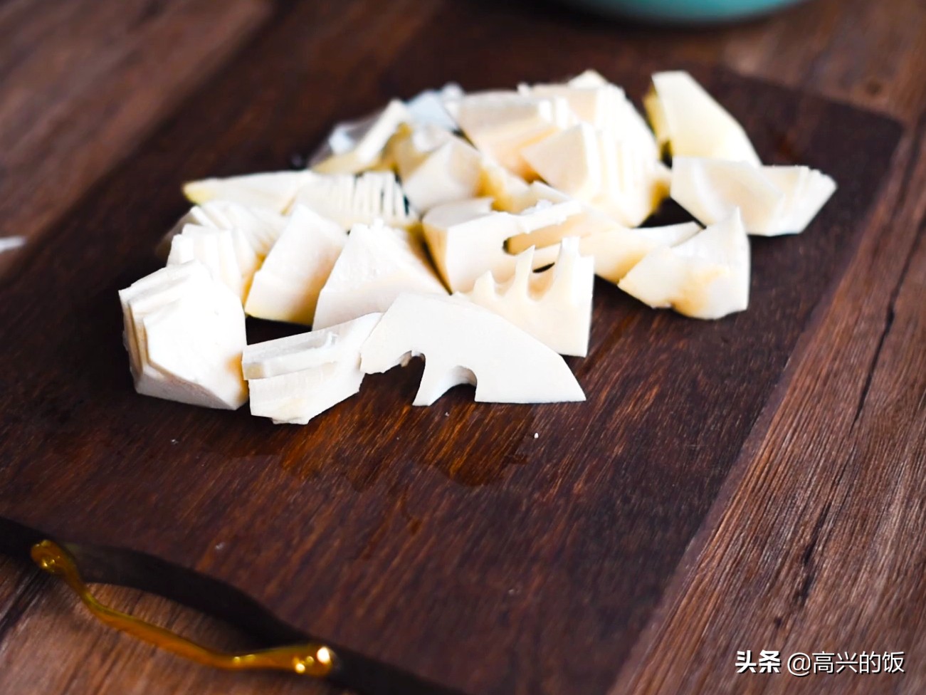 春笋是冷水焯还是热水焯,春笋的家常做法春笋焯水后怎么放