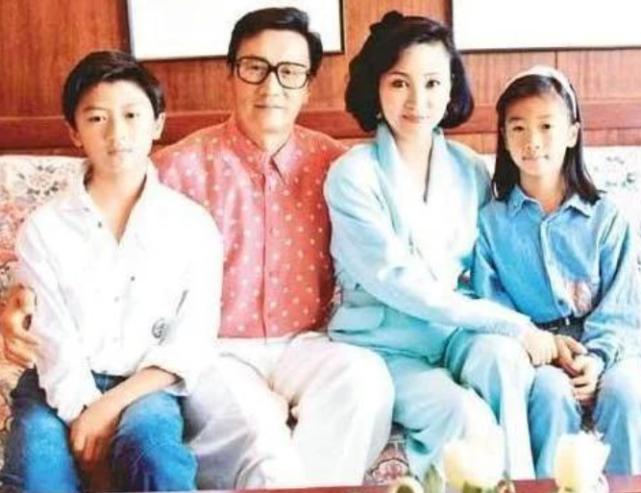 张柏芝和lucas同框,张柏芝日常穿搭牛仔裤