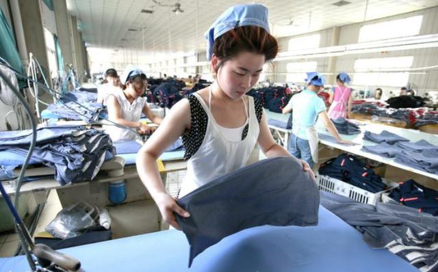 广州制衣厂月入2万,广东缝纫工厂工资12000元