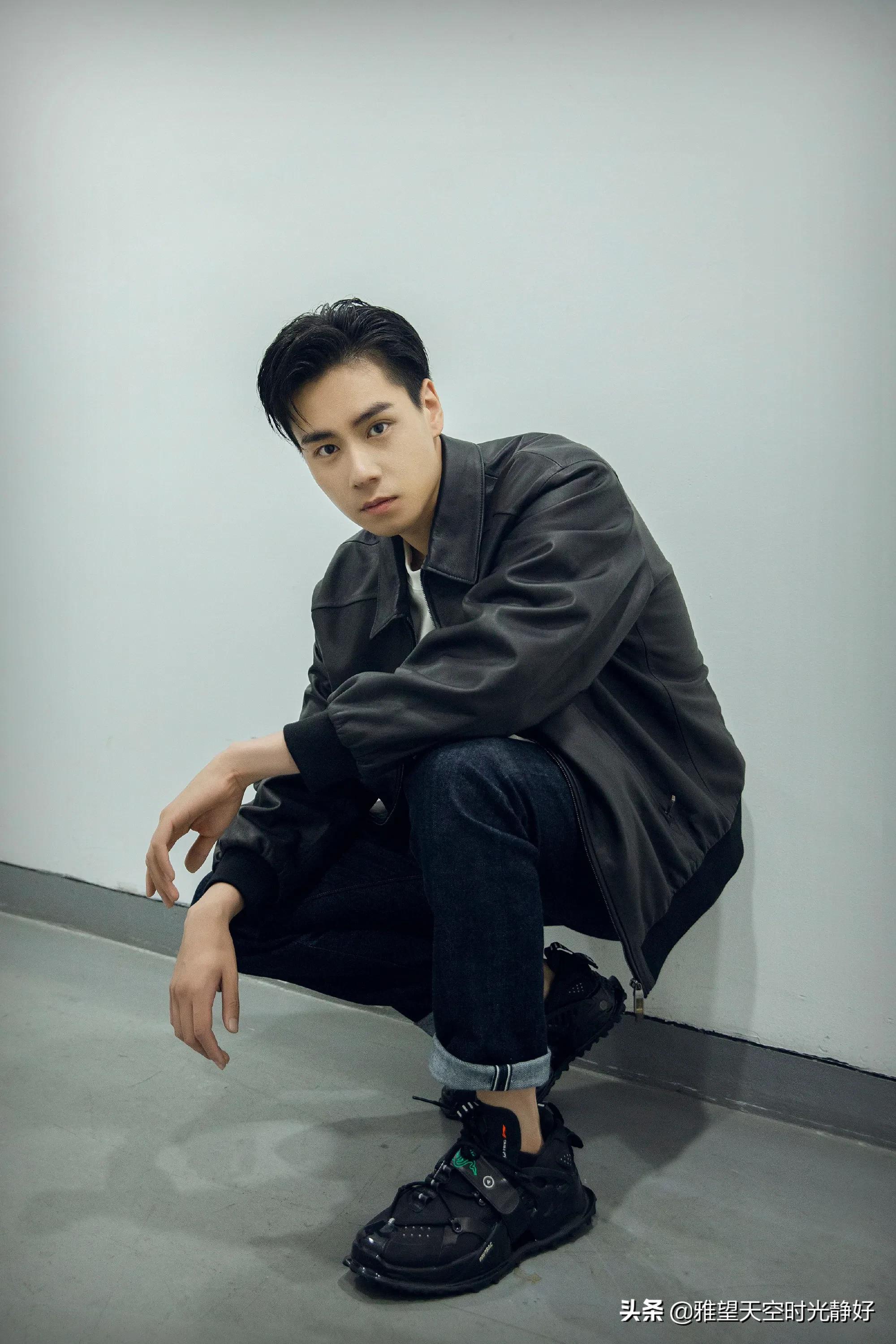 秋冬男星皮衣穿搭,男明星皮衣外套搭配