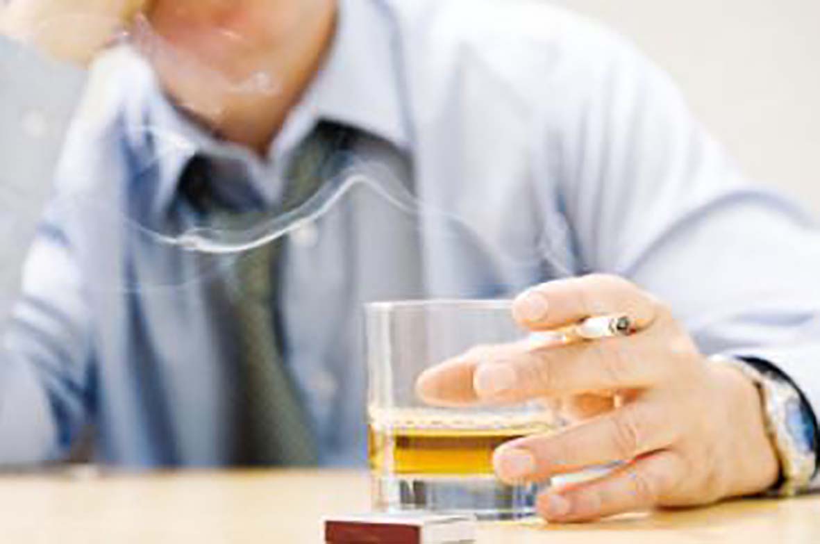 长期酗酒的人最后是啥样的,长期酗酒的人的真实状态