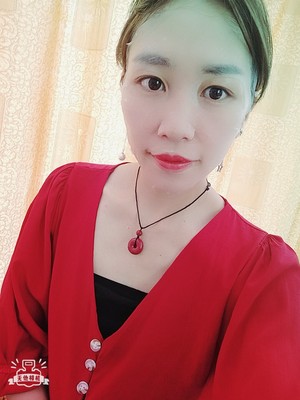 了解皮肤怎么推荐护肤品,皮肤油腻毛孔粗大用什么护肤品